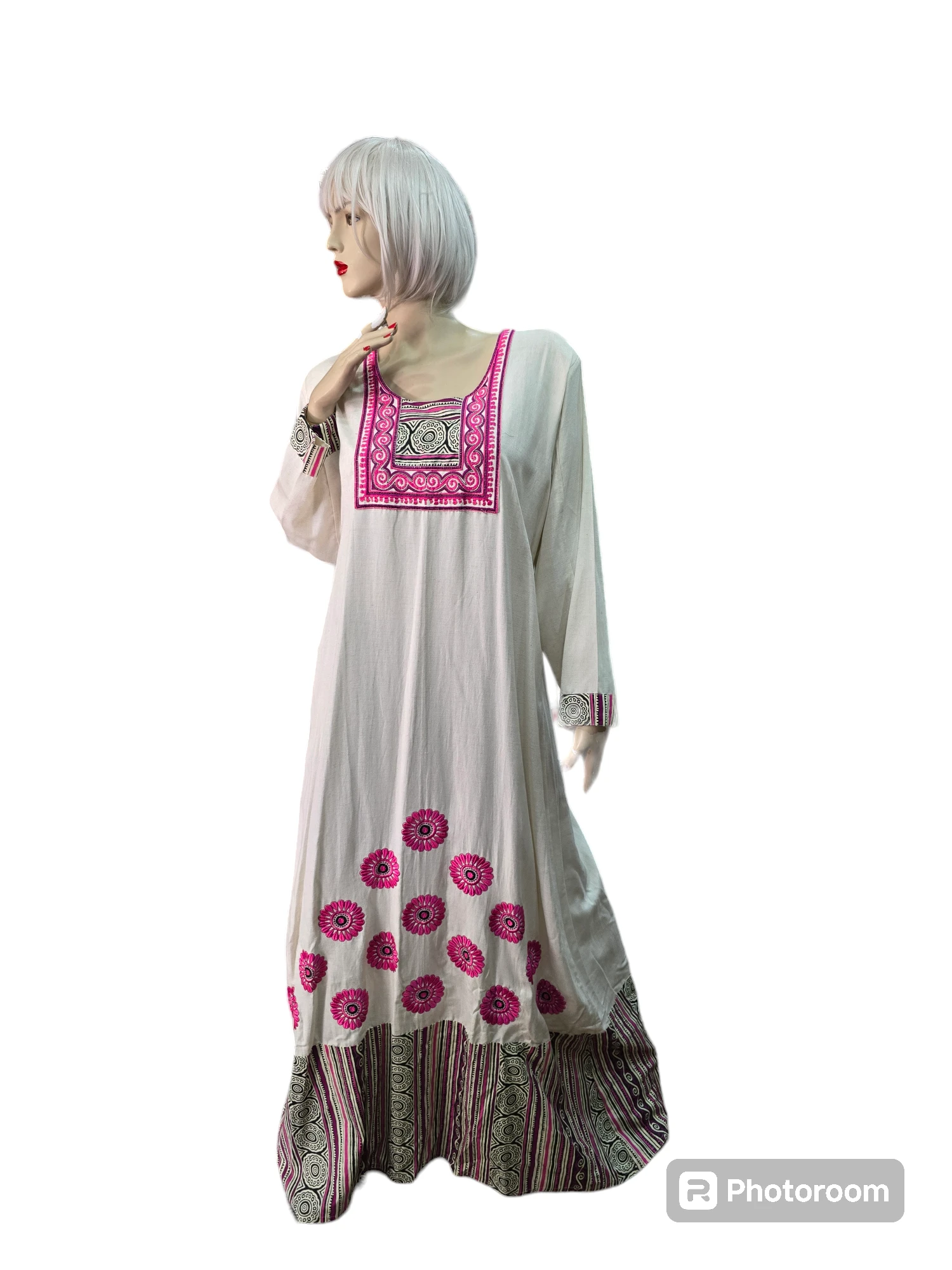 Rose White Abaya | عباءة بيضاء وردية